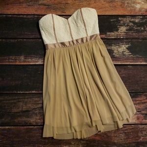 NWT - Rue 21 Strapless Lace dress